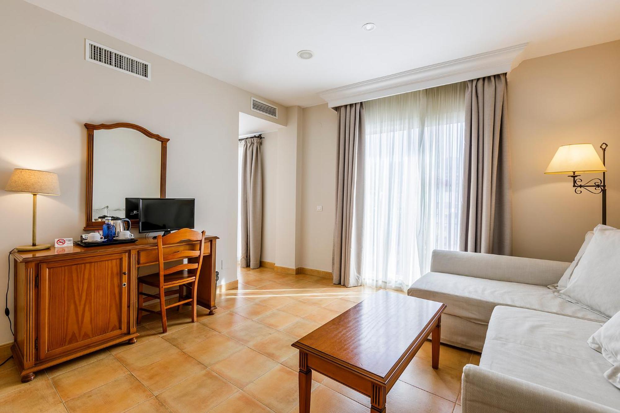 Hotel Almijara - Mares 3*