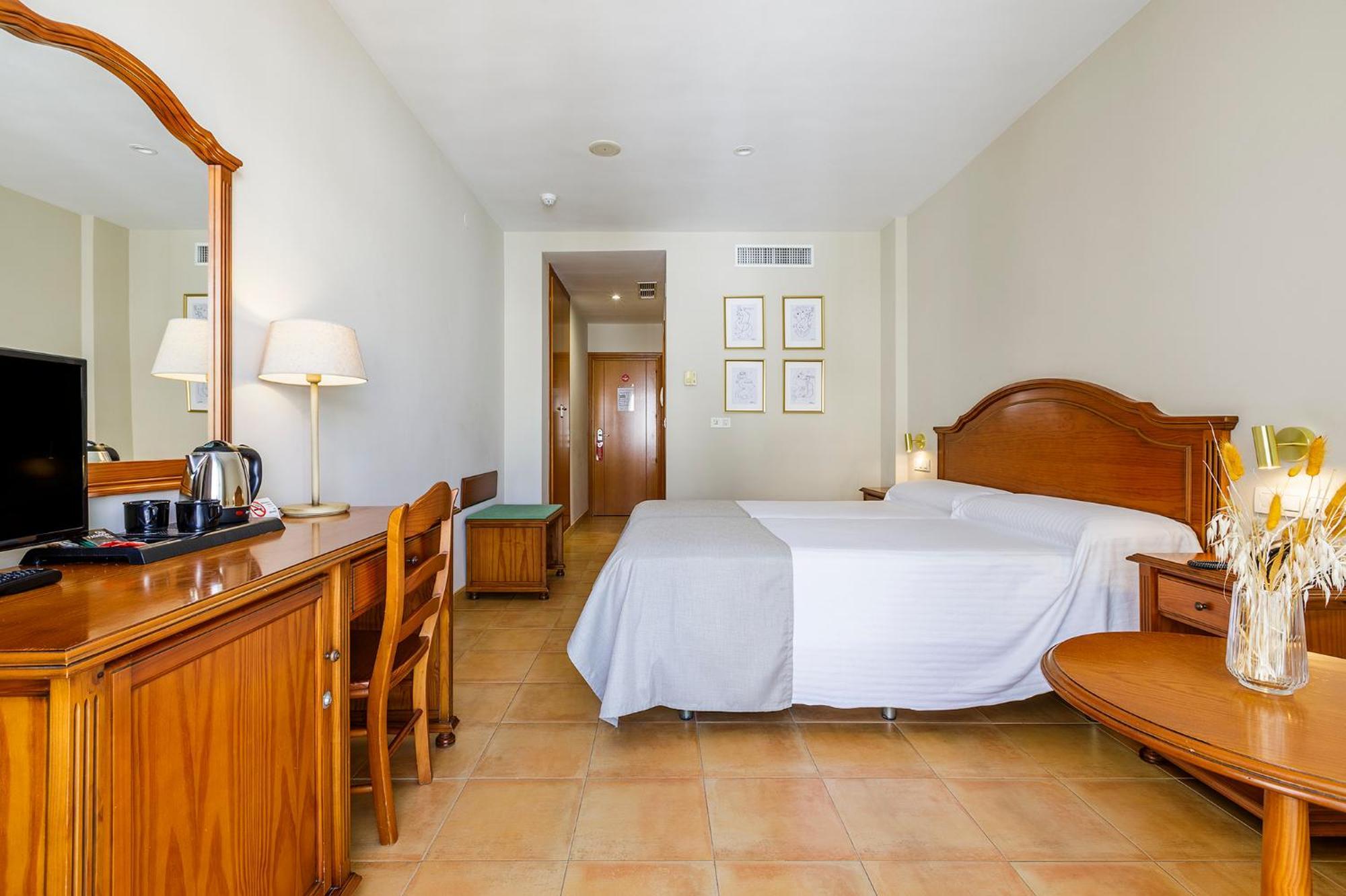Almijara - Mares Hotel