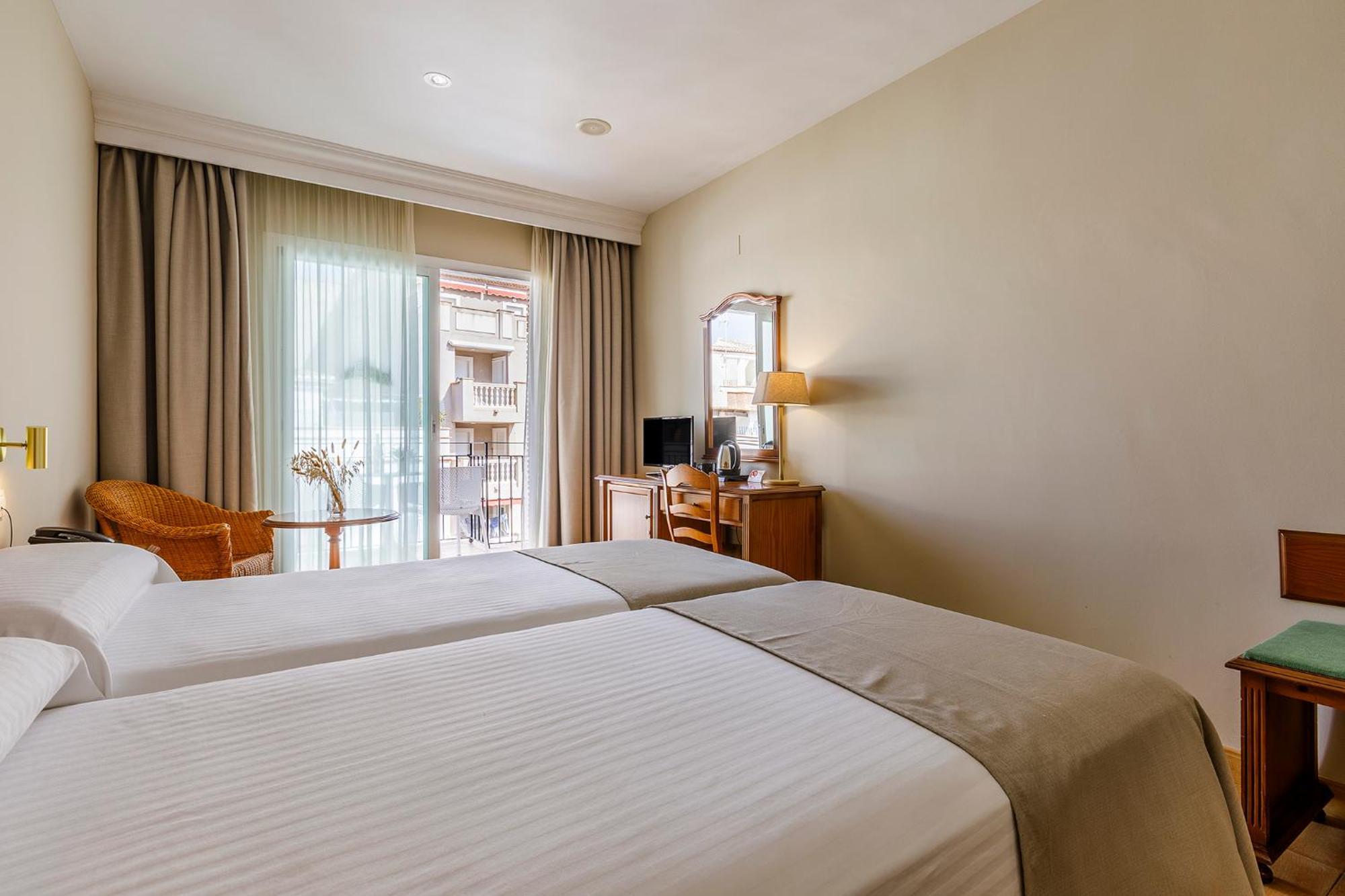 Hotel Almijara - Mares 3*